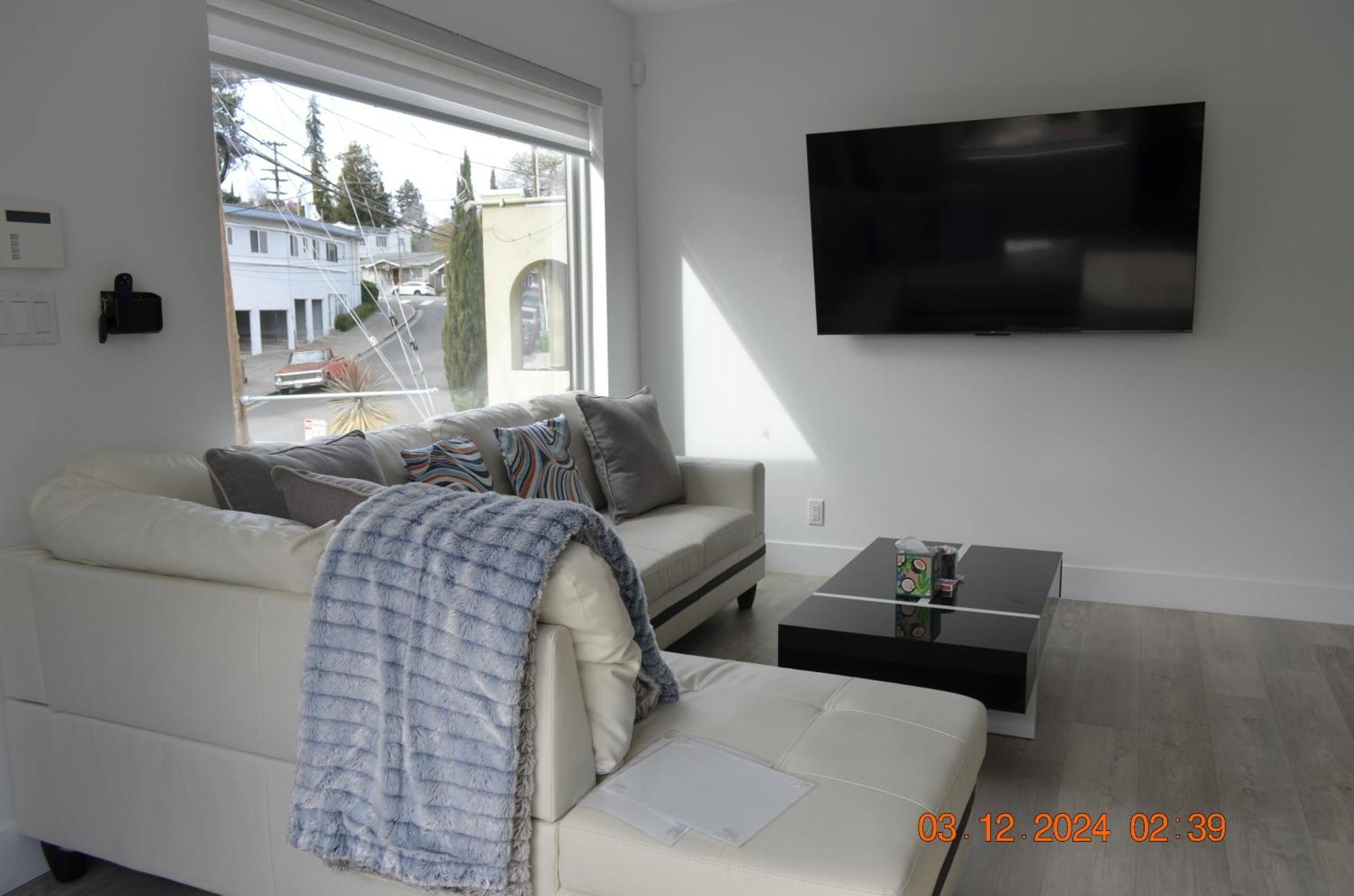 Dimond Abode Vacation #1 Dimond District * Oakland